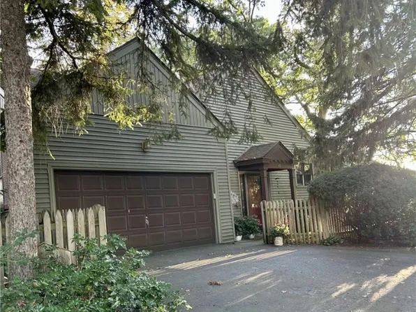 45 Mohawk St, Lewiston, NY 14092