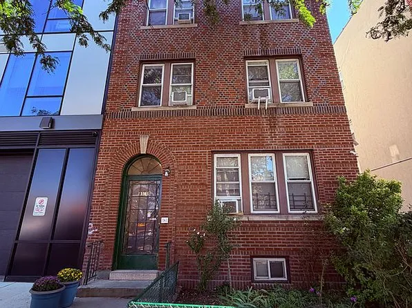 45-15 45th St, Sunnyside, NY 11104