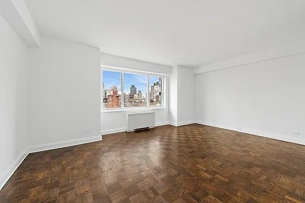 Living room, photo 2