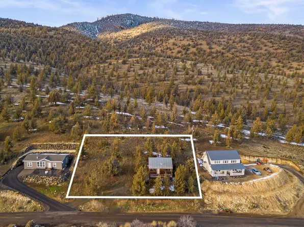 6137 NW Circle St, Prineville, OR 97754