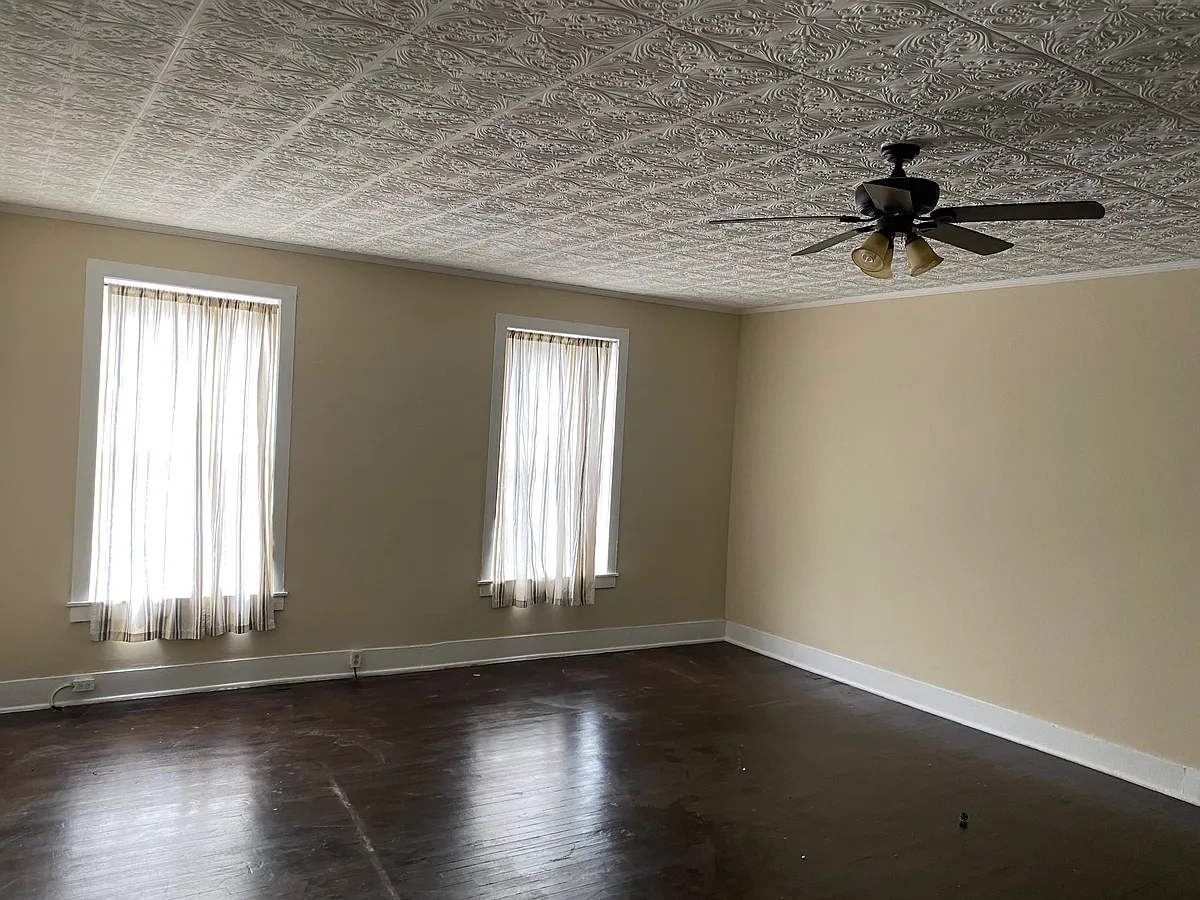 Building Photo - 20 S Sandusky St #C