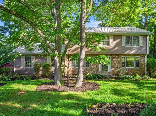 5625 Howell Dr, Dublin, VA 24084