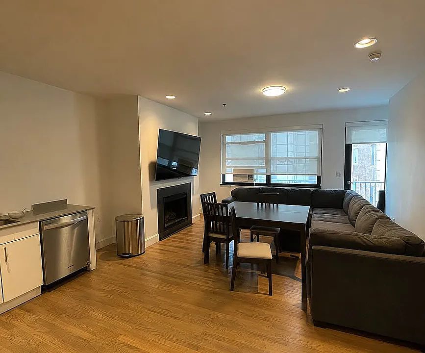 1st image of 110 Greenwich St APT 11B