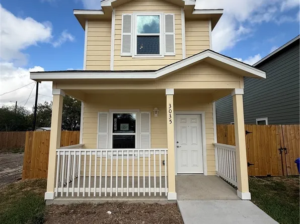 3035 Sabinas St, Corpus Christi, TX 78405
