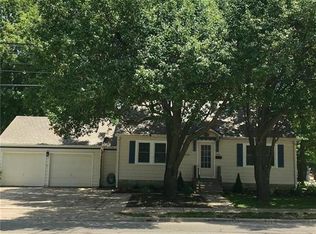 9151 Pflumm Rd, Lenexa, KS 66215