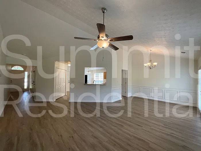 3 bed, 2.5 bath, 1544 sqft, $2,045 — Photo 4