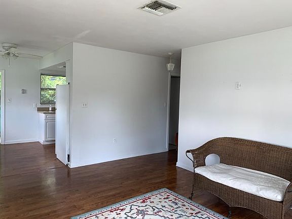 4th image of 623 92nd Ave N Unit B