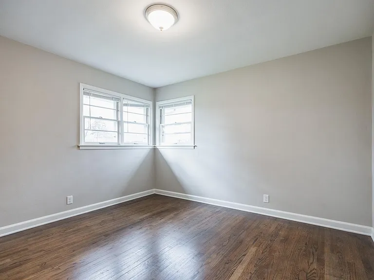 W170N8758 Edgewood Pl — Photo 16