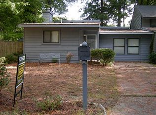 805 Pine Tree Ct, Newport News, VA 23608