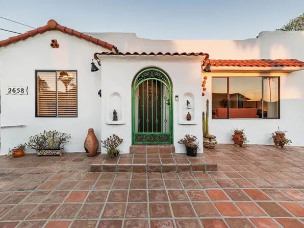 2658 Highland Dr, Carlsbad, CA 92008