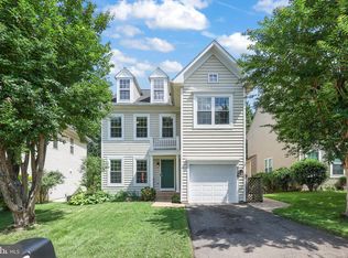 9239 Greenshire Dr, Manassas Park, VA 20111