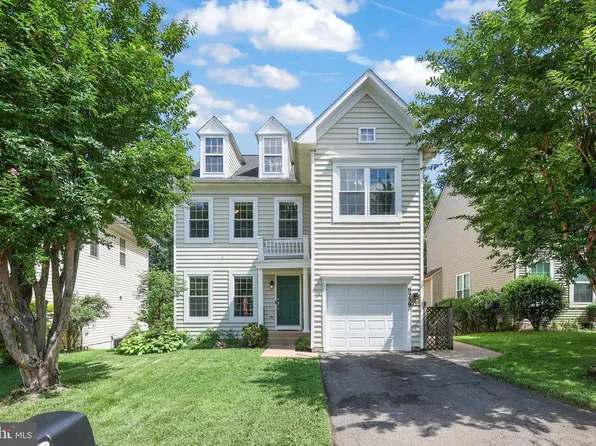 9239 Greenshire Dr, Manassas Park, VA 20111