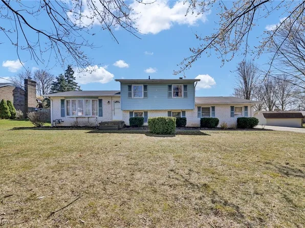 3358 Rolling Ridge Rd NE, Canton, OH 44721