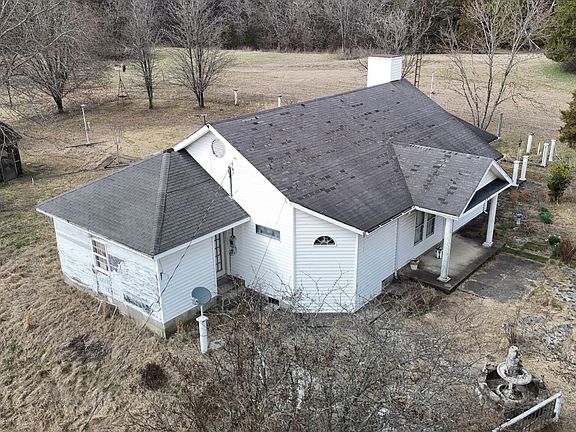 4th image of 680 Corum Hill Rd