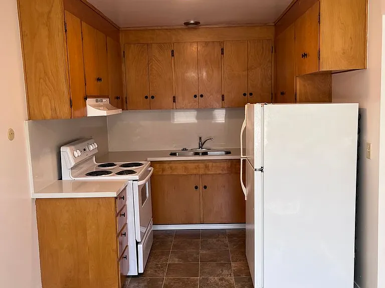 2517 U St — Photo 2