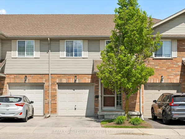 15 Gregg Ct #5, Kitchener, ON N2A 4H7