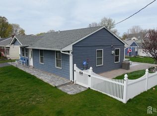 67 Columbus Ave, Edison, NJ 08817