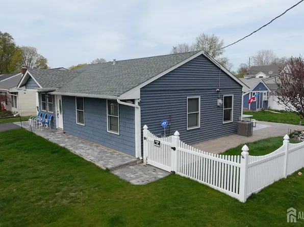 67 Columbus Ave, Edison, NJ 08817