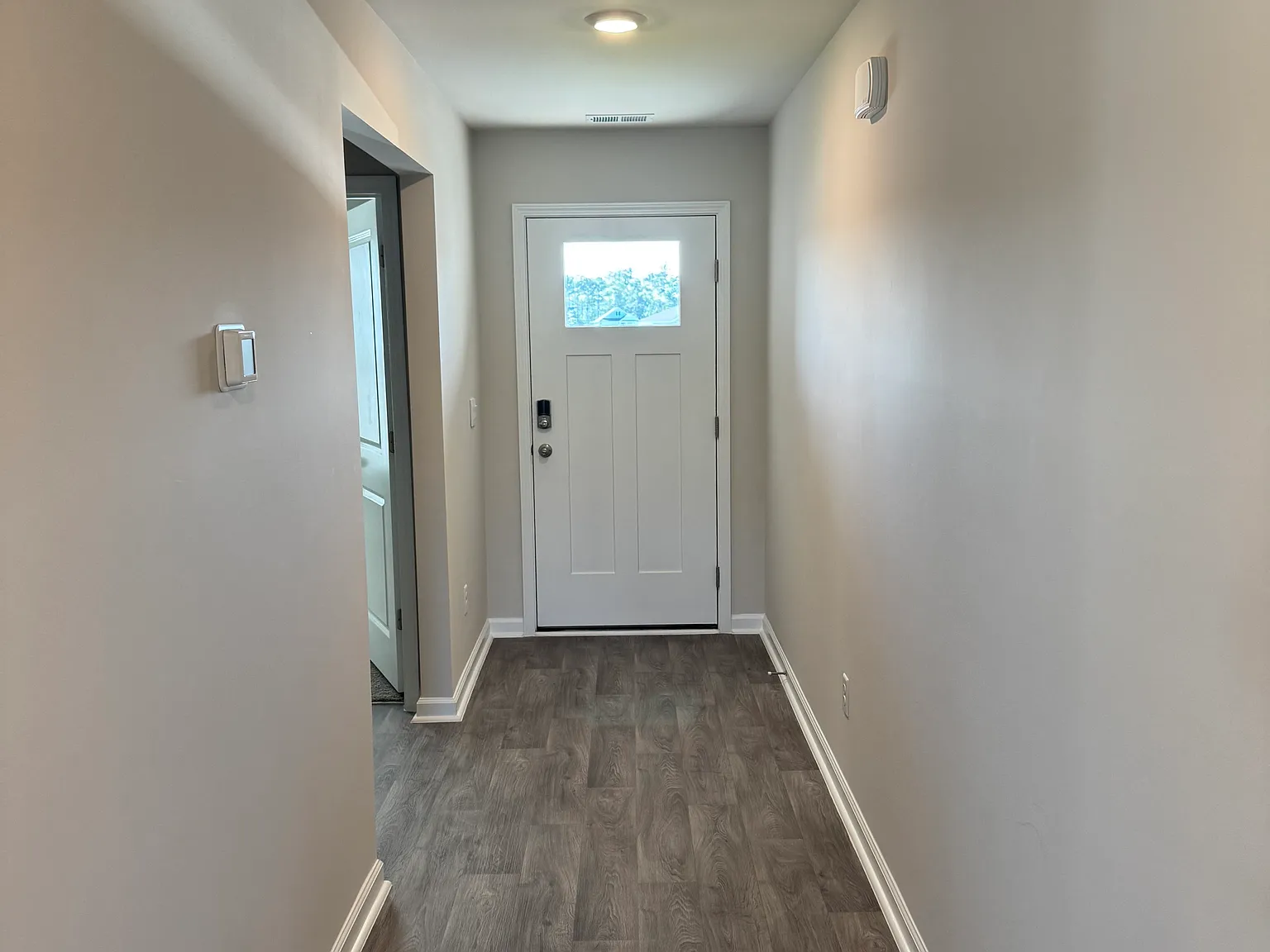 3 bed, 1475 sqft, $2,100 — Photo 2