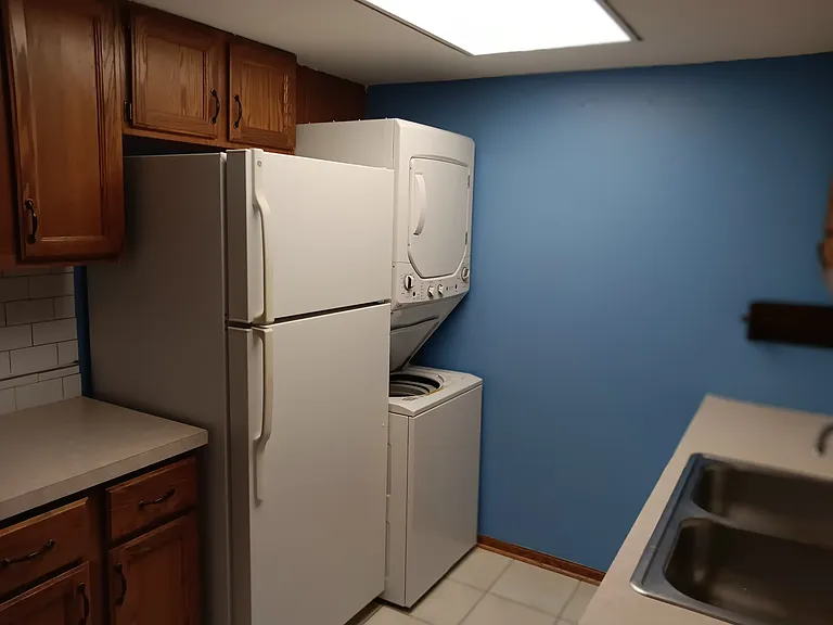 3675 Independence Ave S #10 — Photo 4