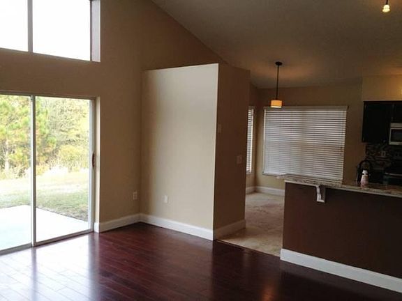 Living Room/Yard view