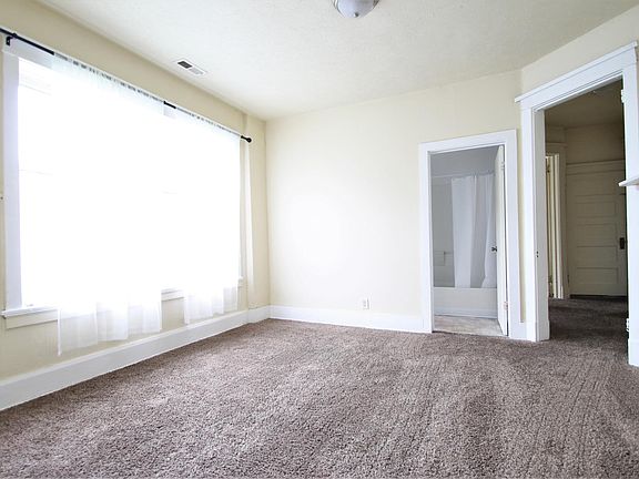 2nd image of 528 S 26th Ave #528