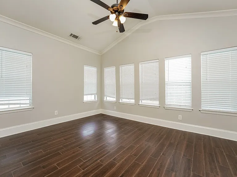 605 Brookwater Dr — Photo 13