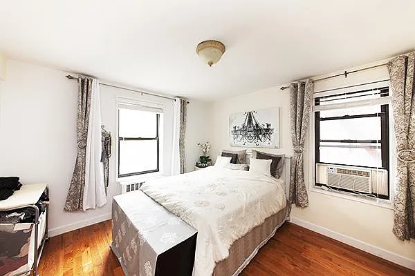 Sold by R New York | media 31