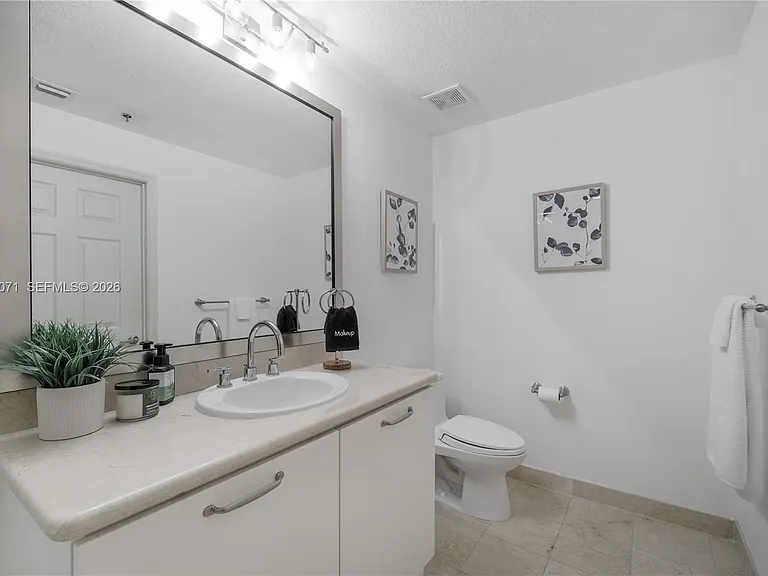 6515 Collins Ave #1405 — Photo 21