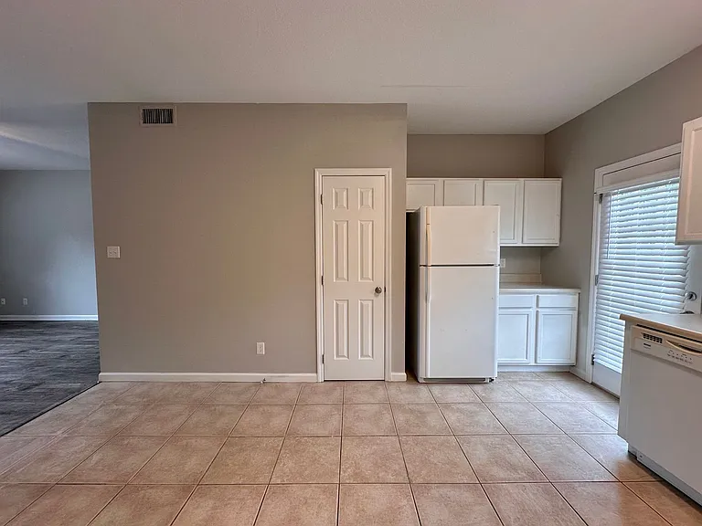 Rand Powell Apartment Homes — Photo 15