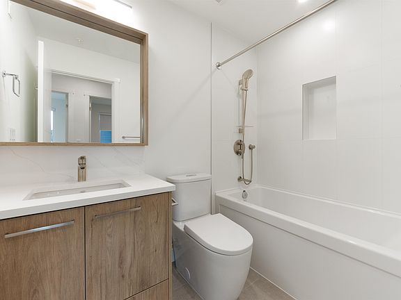 5th image of 601 Rochester Ave #602