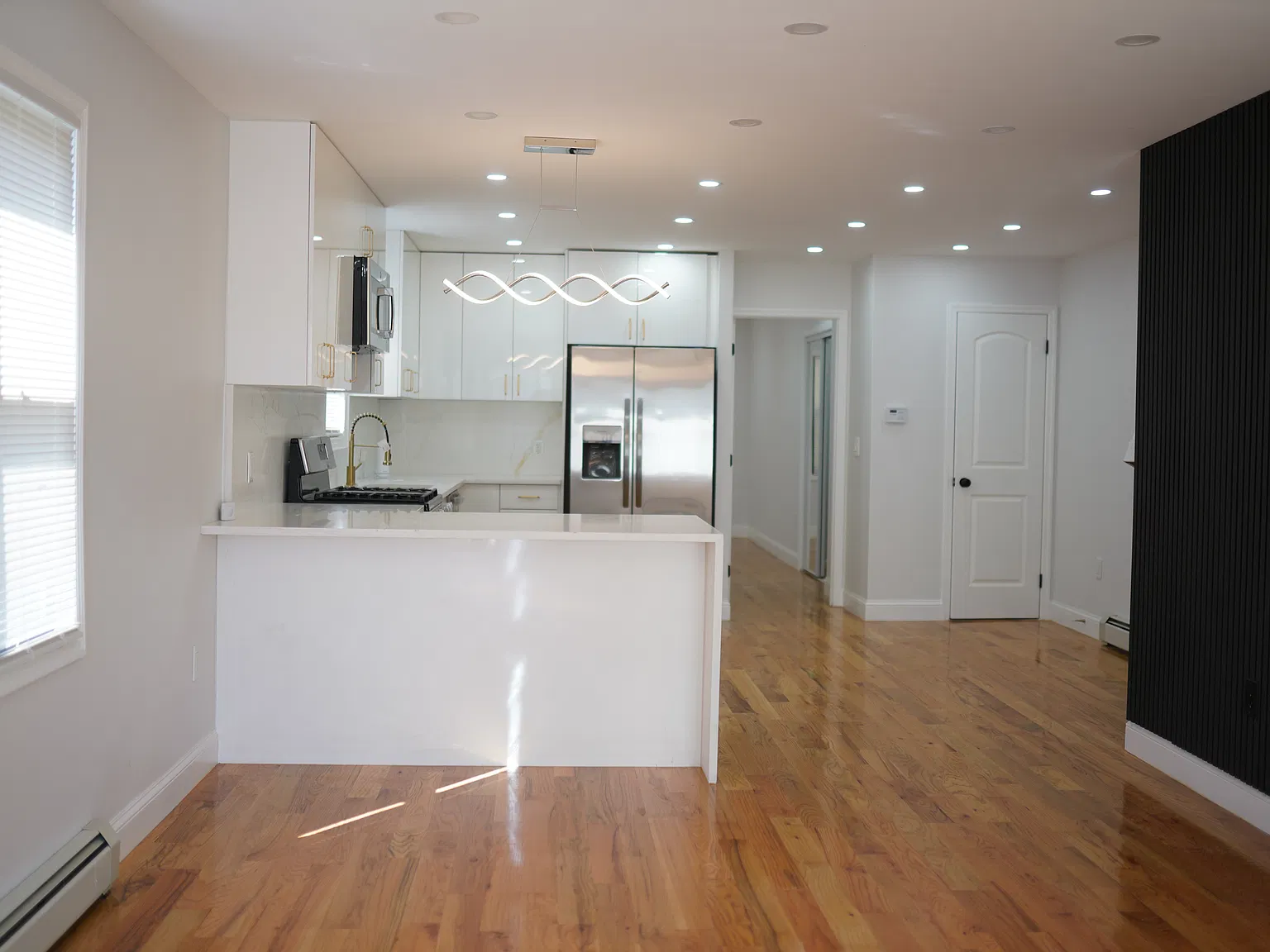 1 bed, 2.5 bath, 1600 sqft, $1,550 — Photo 2