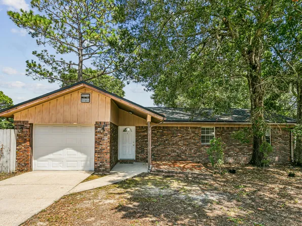 72 8th St, Shalimar, FL 32579