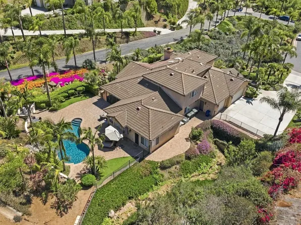 708 Vista Canyon Cir, Vista, CA 92084