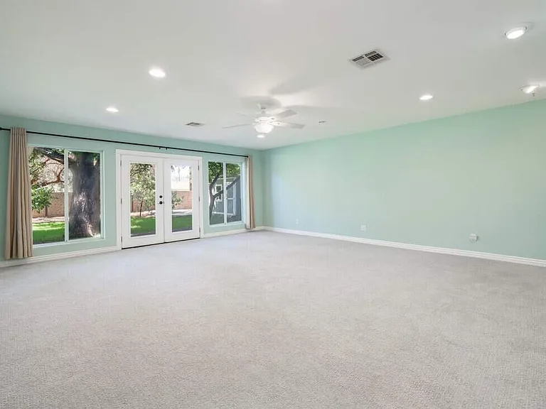 121 W Orchid Ln — Photo 12