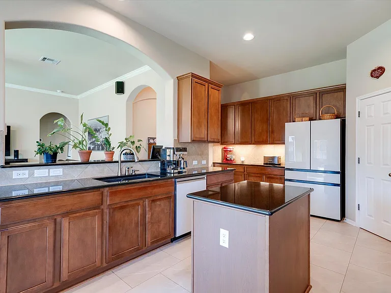13717 Long Shadow Dr — Photo 11