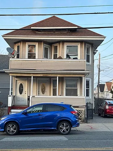 492 Main St #1 Photo 1