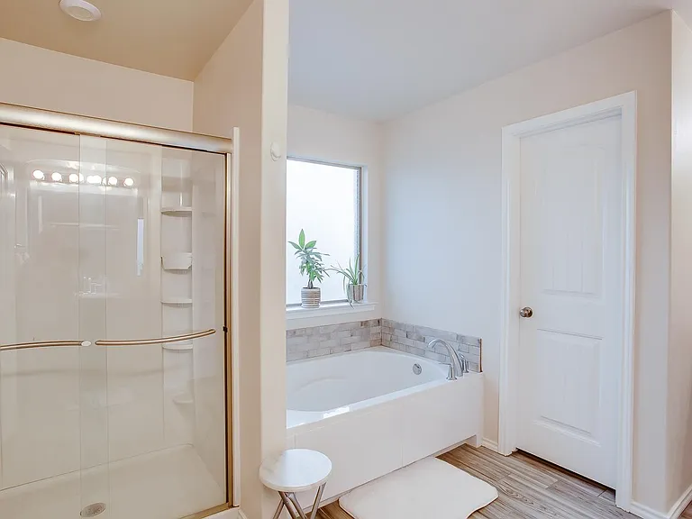 9905 Virginia Ave — Photo 11