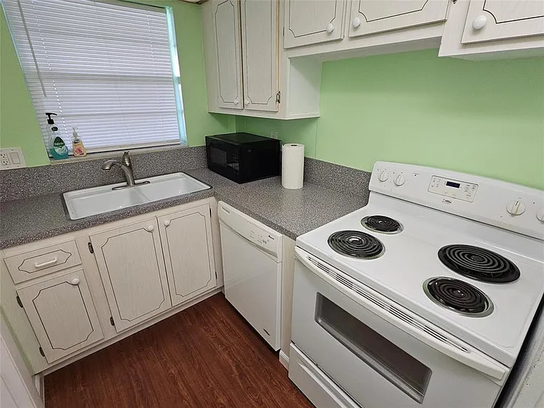 580 Egret Dr #310 — Photo 8