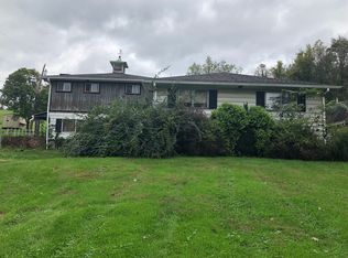 504 Pine Creek Ln, Greensburg, PA 15601