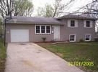 601 NW Ward Ln, Lees Summit, MO 64063