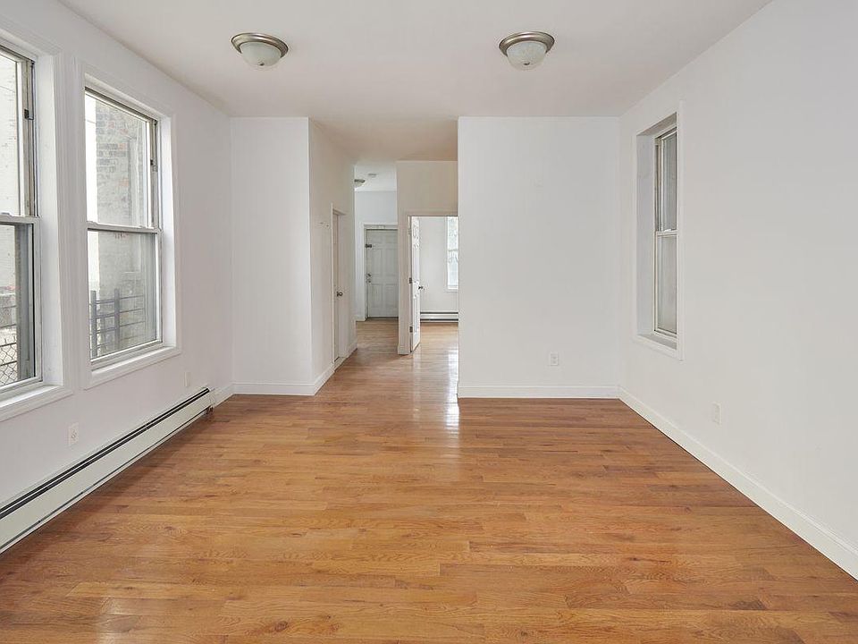 2nd image of 1518 Bryant Ave #4