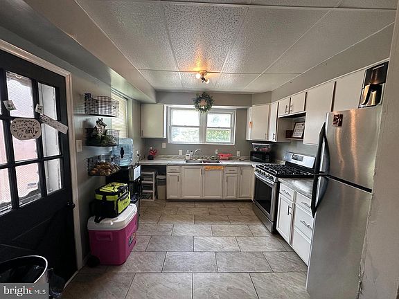 4th image of 4768 Tampa St