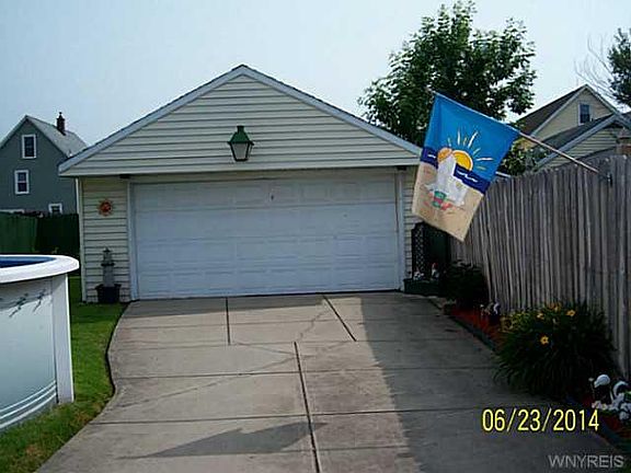 4th image of 39 Beatrice Ave