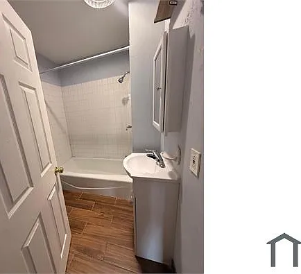 281 Barnum Ave #B — Photo 3