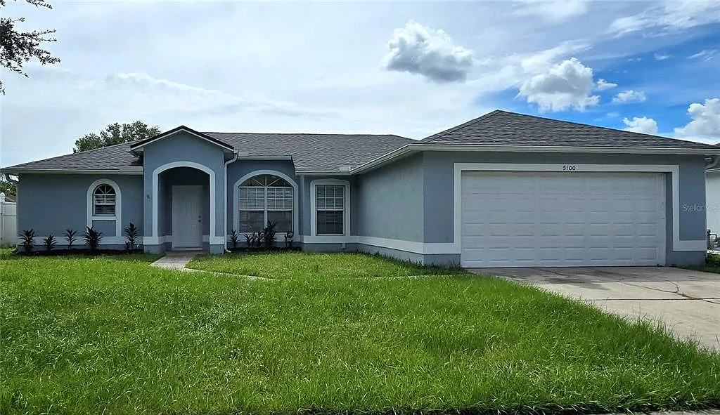 3 bed, 2.0 bath, 1434 sqft, $2,100 — Photo 1