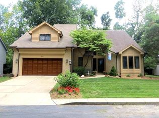 891 Wind Forest Dr, Springboro, OH