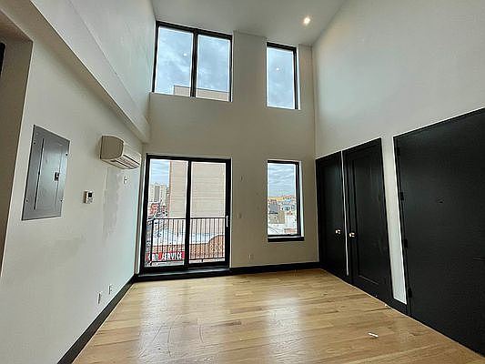 2nd image of 135 16th St #5A