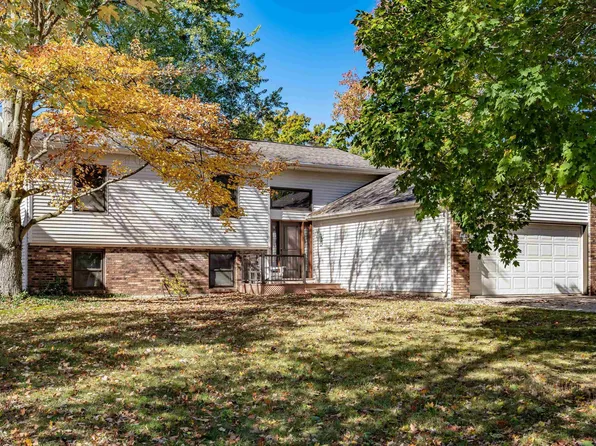4528 Aboite Lake Dr, Fort Wayne, IN 46804