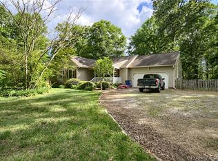 6286 Glenns Rd, Gloucester, VA 23061